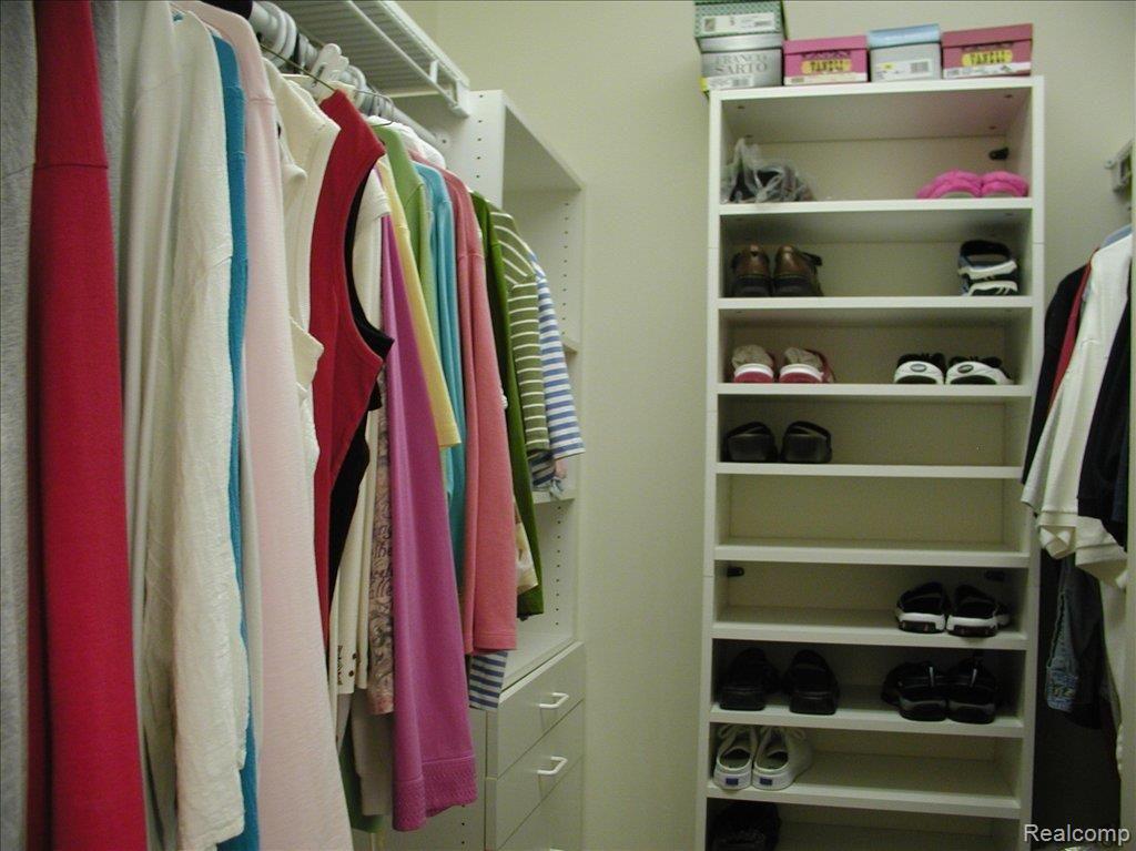 4330 Center Road Linden, MI 48451 - Photo 18 of 25 Master Walk-in Closet