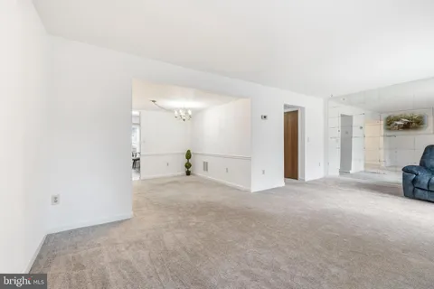 a view of a livingroom with a garage