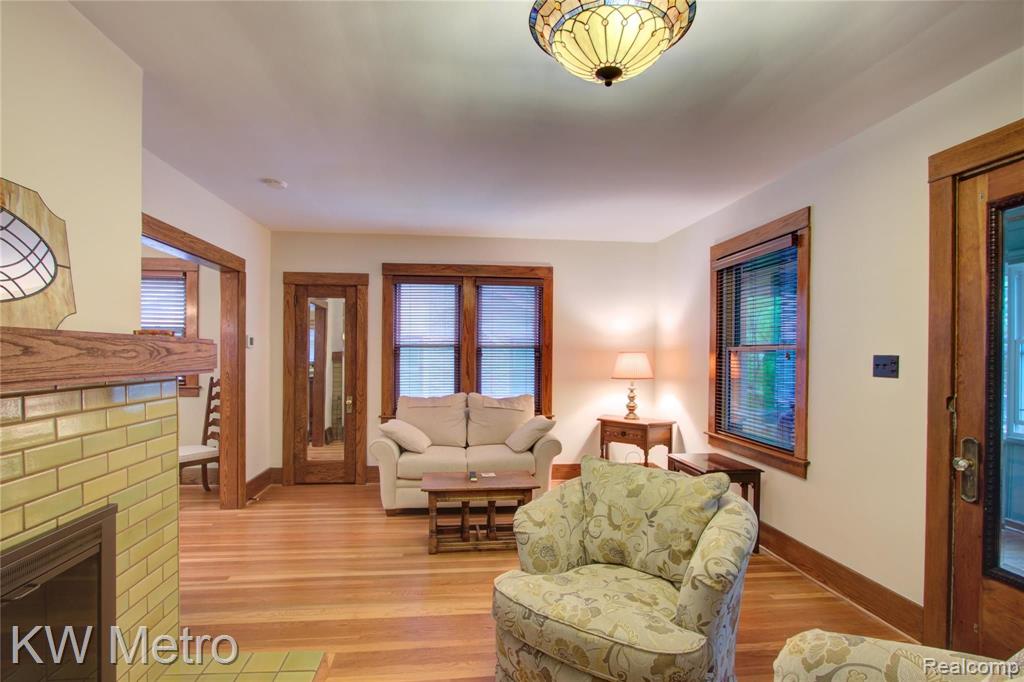 37 Devonshire Road Pleasant Ridge, MI 48069 - Photo 5 of 34
