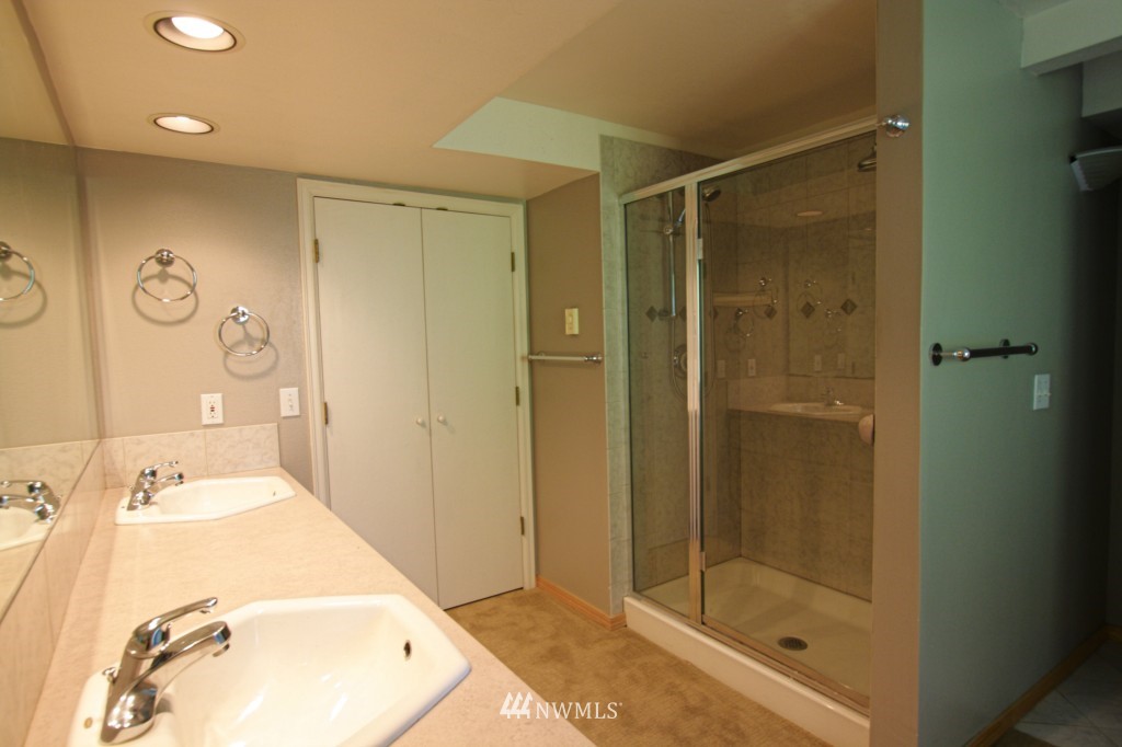 2208 242nd Street Southwest Bothell, WA 98021 - Photo 11 of 23