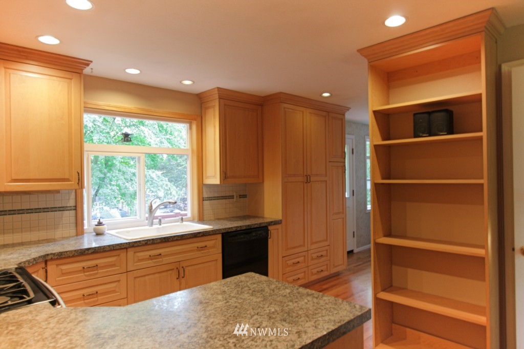 2208 242nd Street Southwest Bothell, WA 98021 - Photo 4 of 23