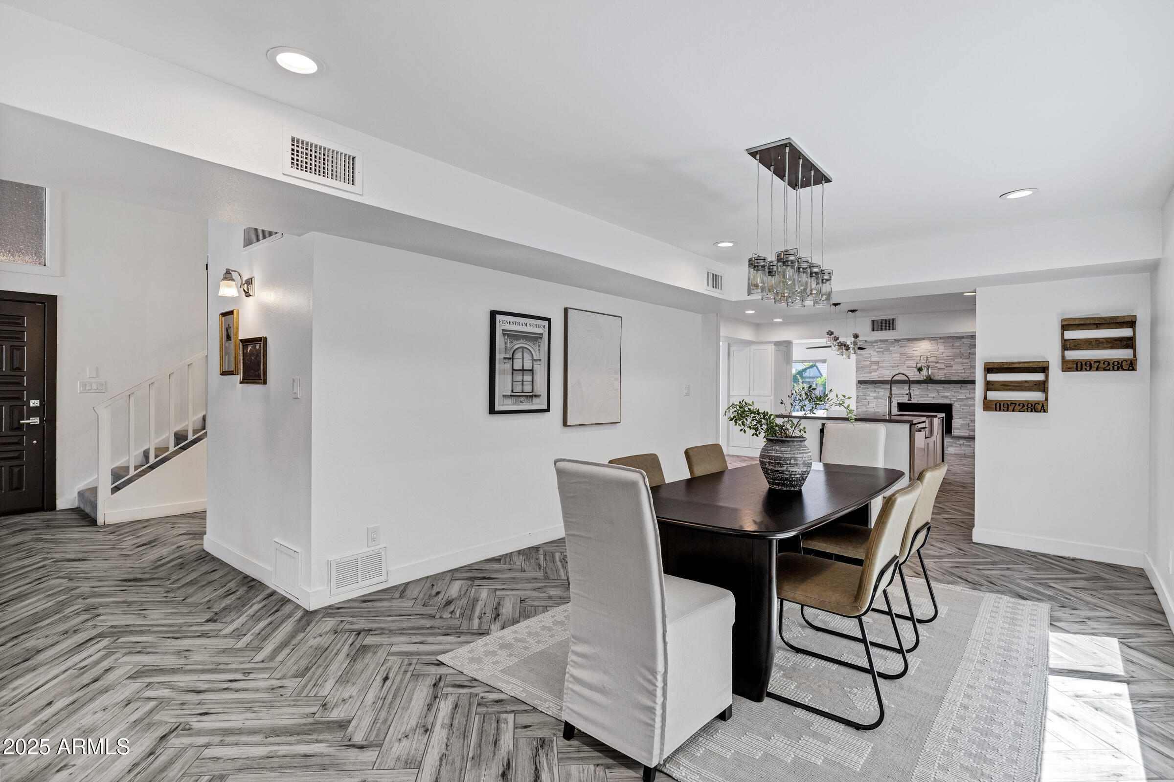 1323 East Whalers Way Tempe, AZ 85283 - Photo 12 of 91 1323 E Whalers Way-7