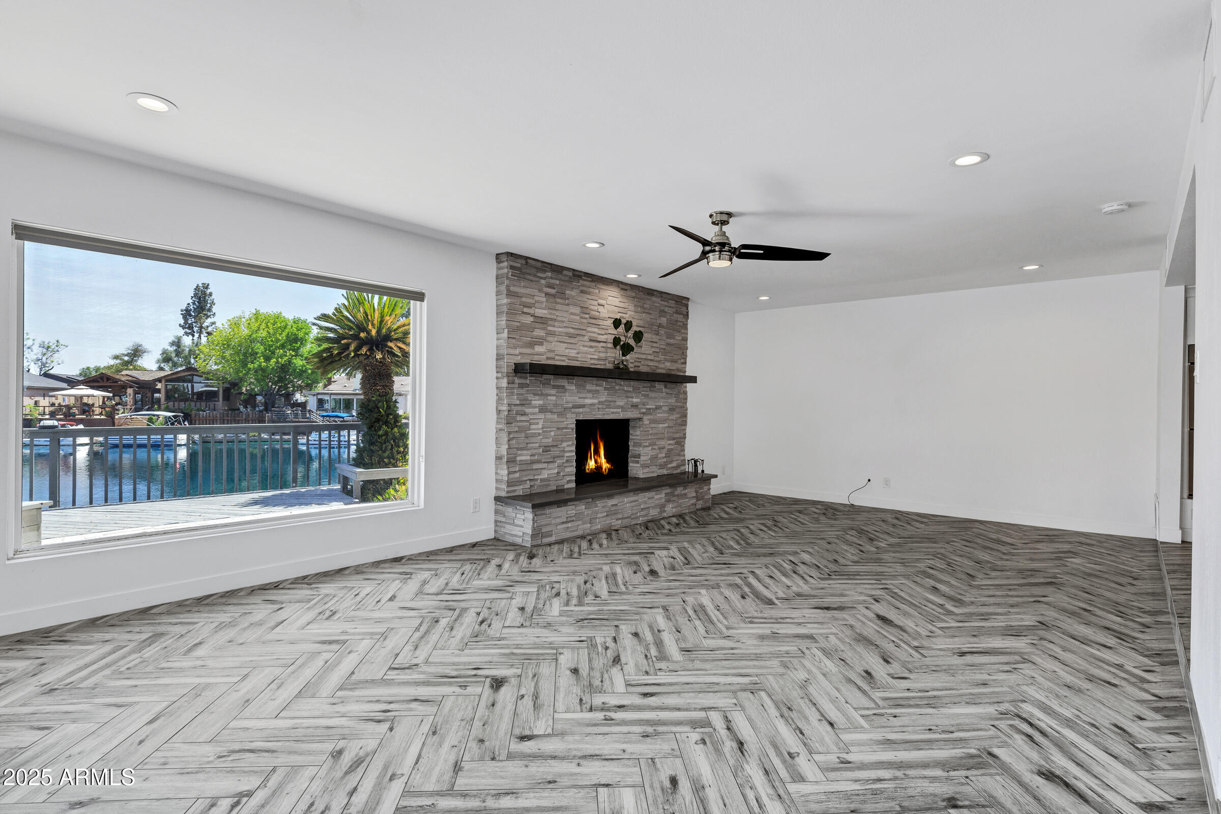 1323 East Whalers Way Tempe, AZ 85283 - Photo 23 of 91 1323 E Whalers Way-18