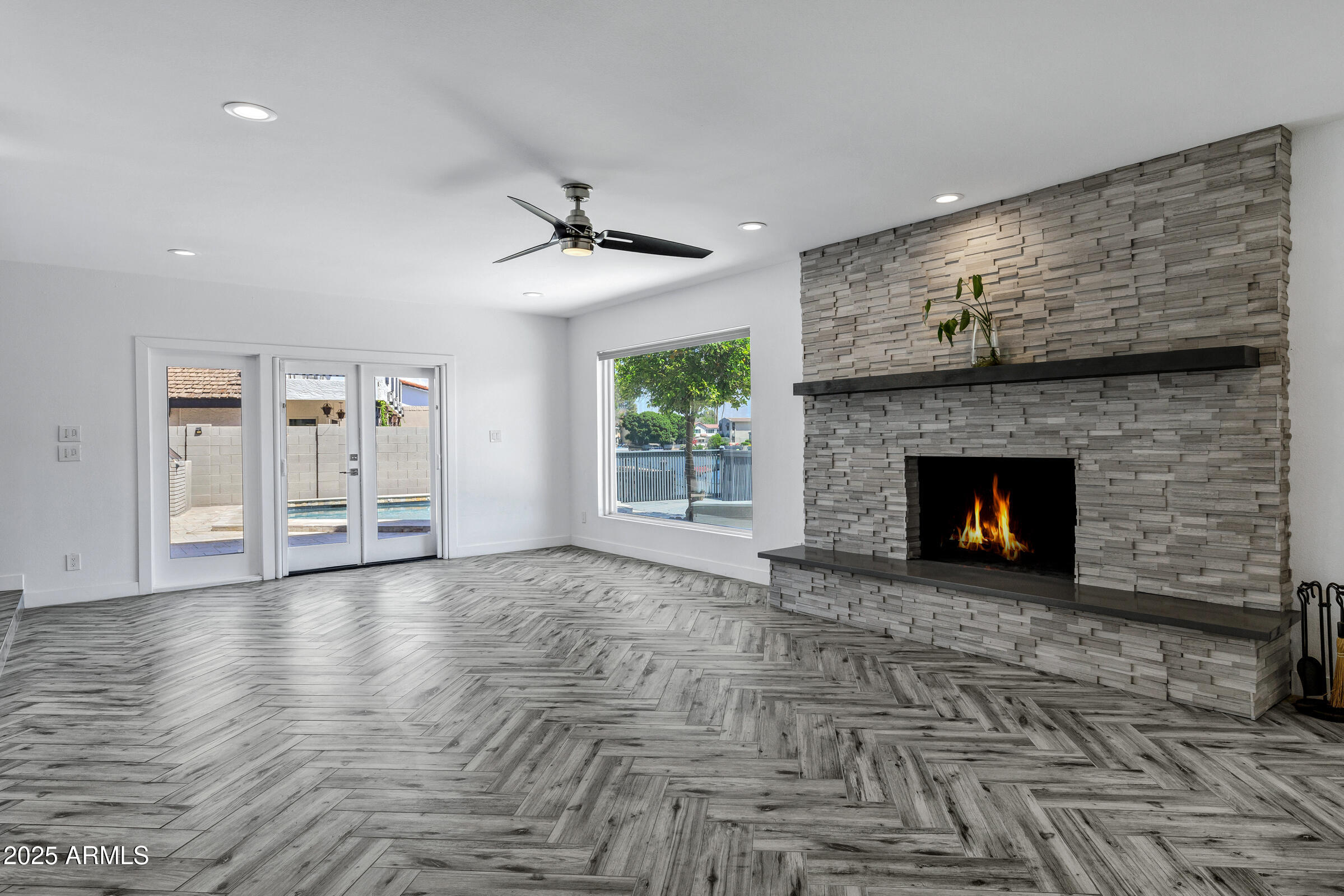 1323 East Whalers Way Tempe, AZ 85283 - Photo 25 of 91 1323 E Whalers Way-20