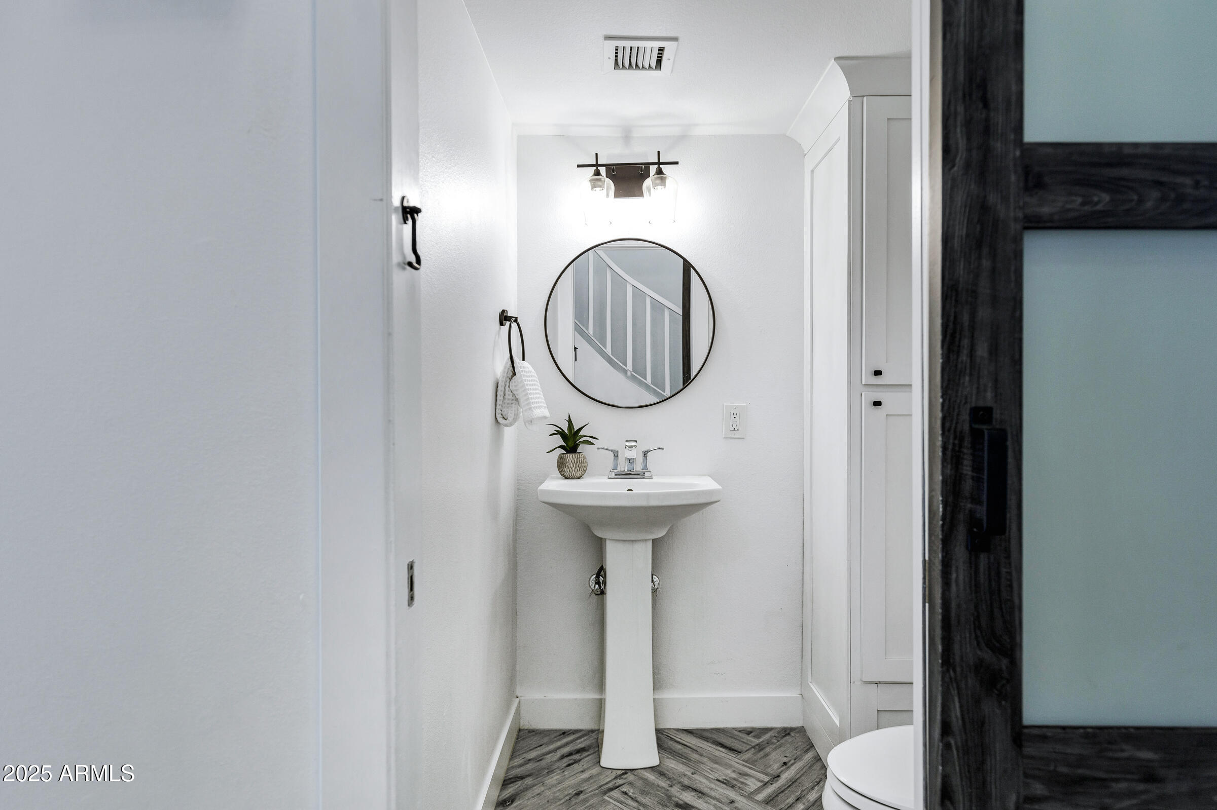 1323 East Whalers Way Tempe, AZ 85283 - Photo 27 of 91 1323 E Whalers Way-22