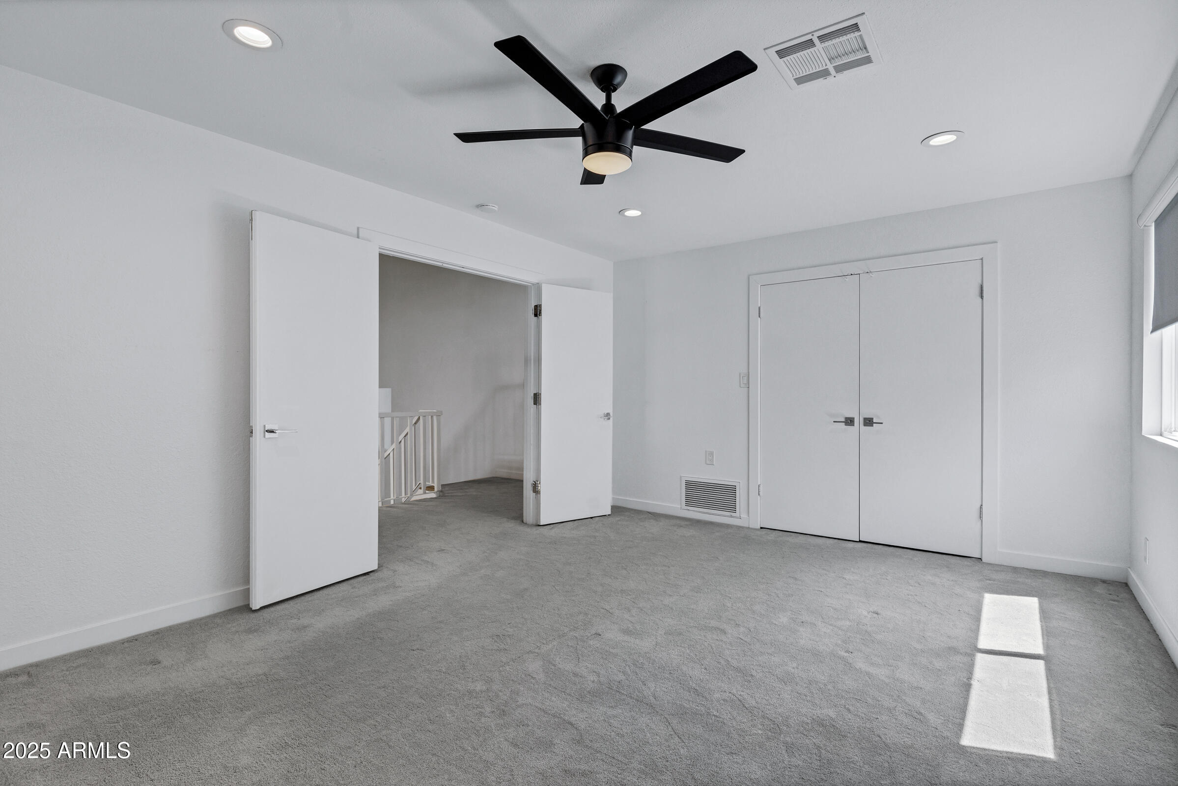 1323 East Whalers Way Tempe, AZ 85283 - Photo 32 of 91 1323 E Whalers Way-27