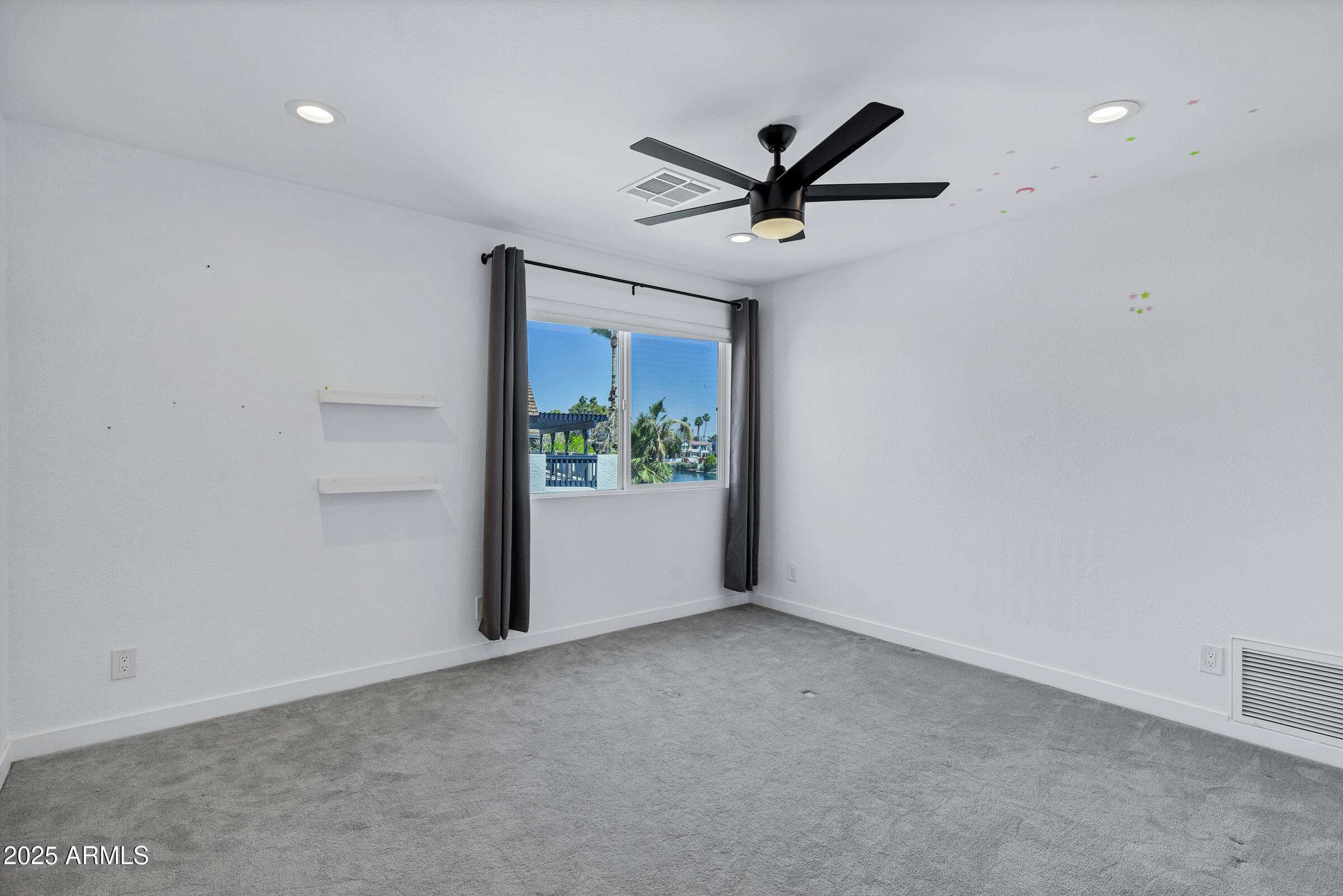 1323 East Whalers Way Tempe, AZ 85283 - Photo 33 of 91 1323 E Whalers Way-28