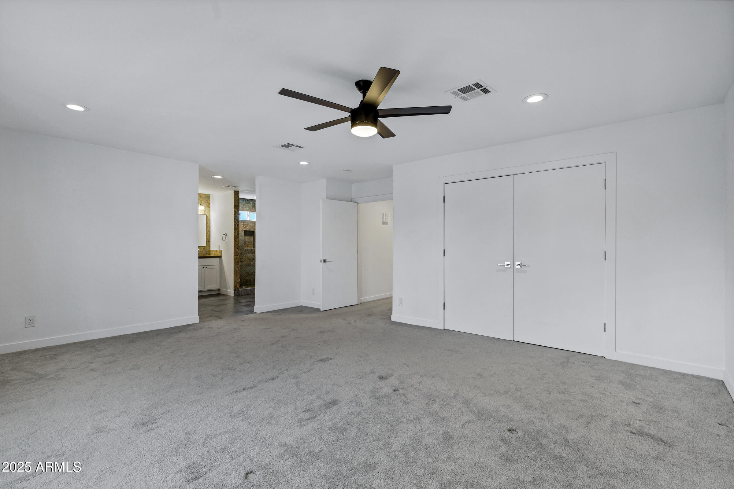 1323 East Whalers Way Tempe, AZ 85283 - Photo 37 of 91 1323 E Whalers Way-32