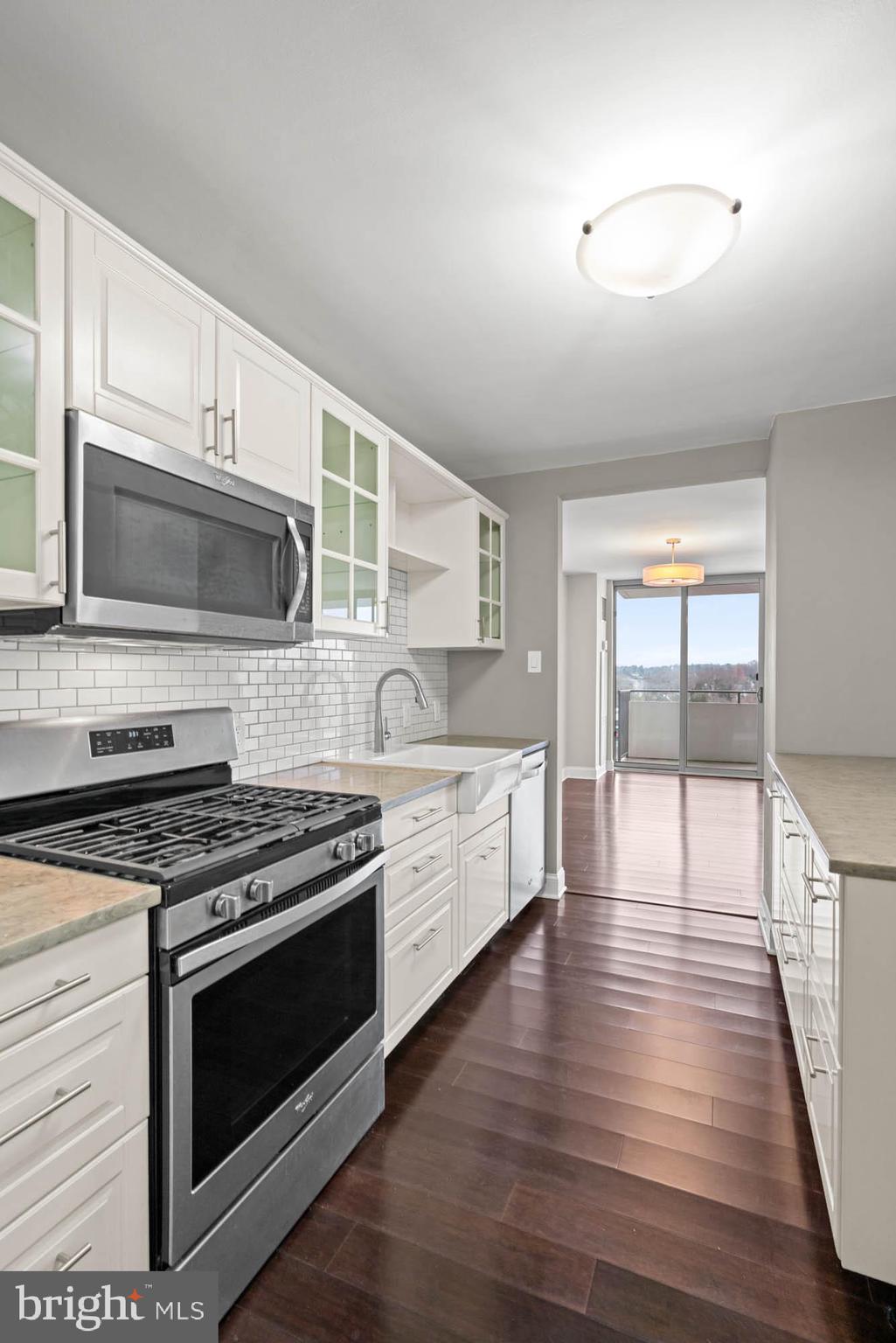 5101 River Road, Unit 1217 Bethesda, MD 20816 - Photo 23 of 61 White, classic cabinetry