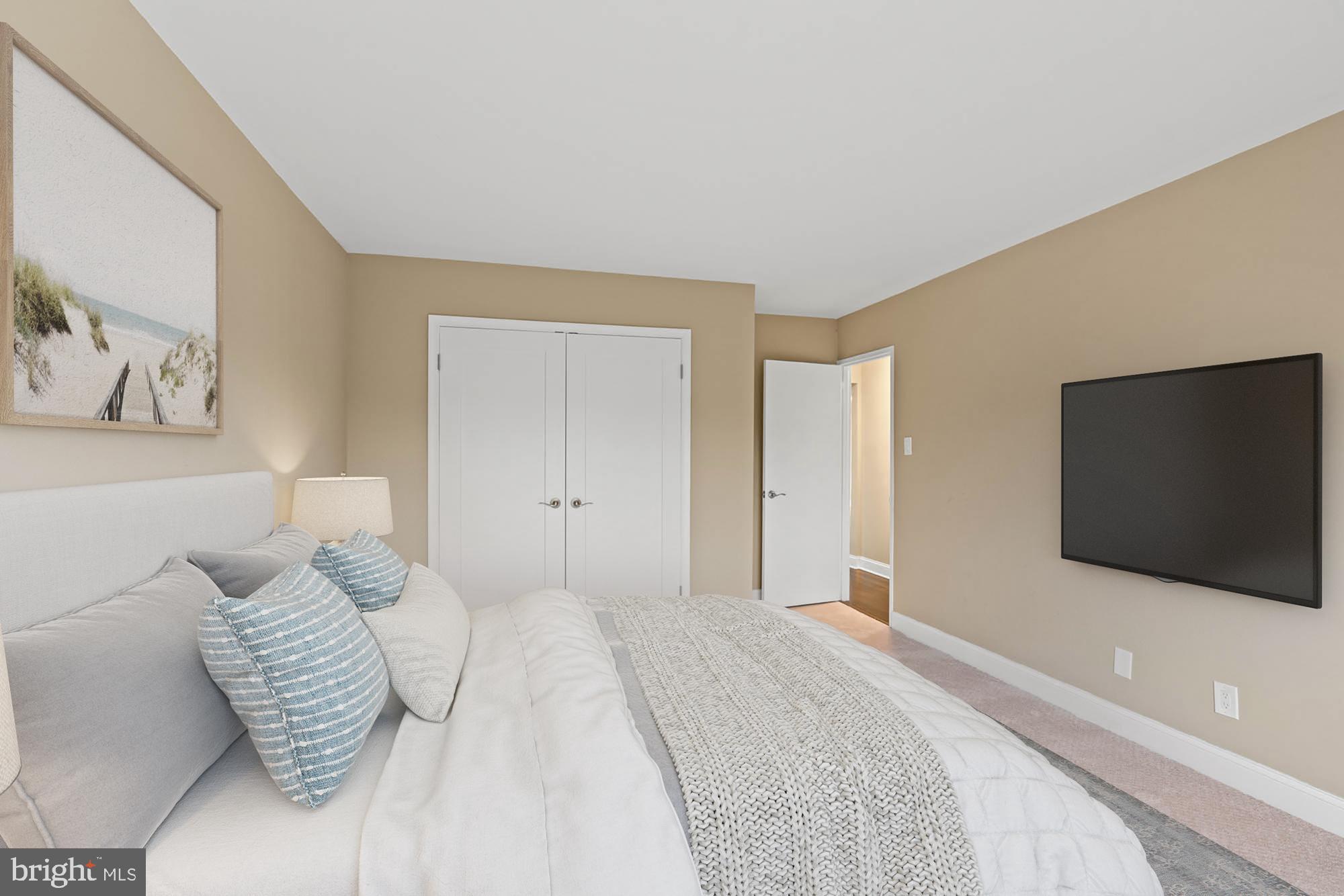 5101 River Road, Unit 1217 Bethesda, MD 20816 - Photo 41 of 61 Brand new carpet