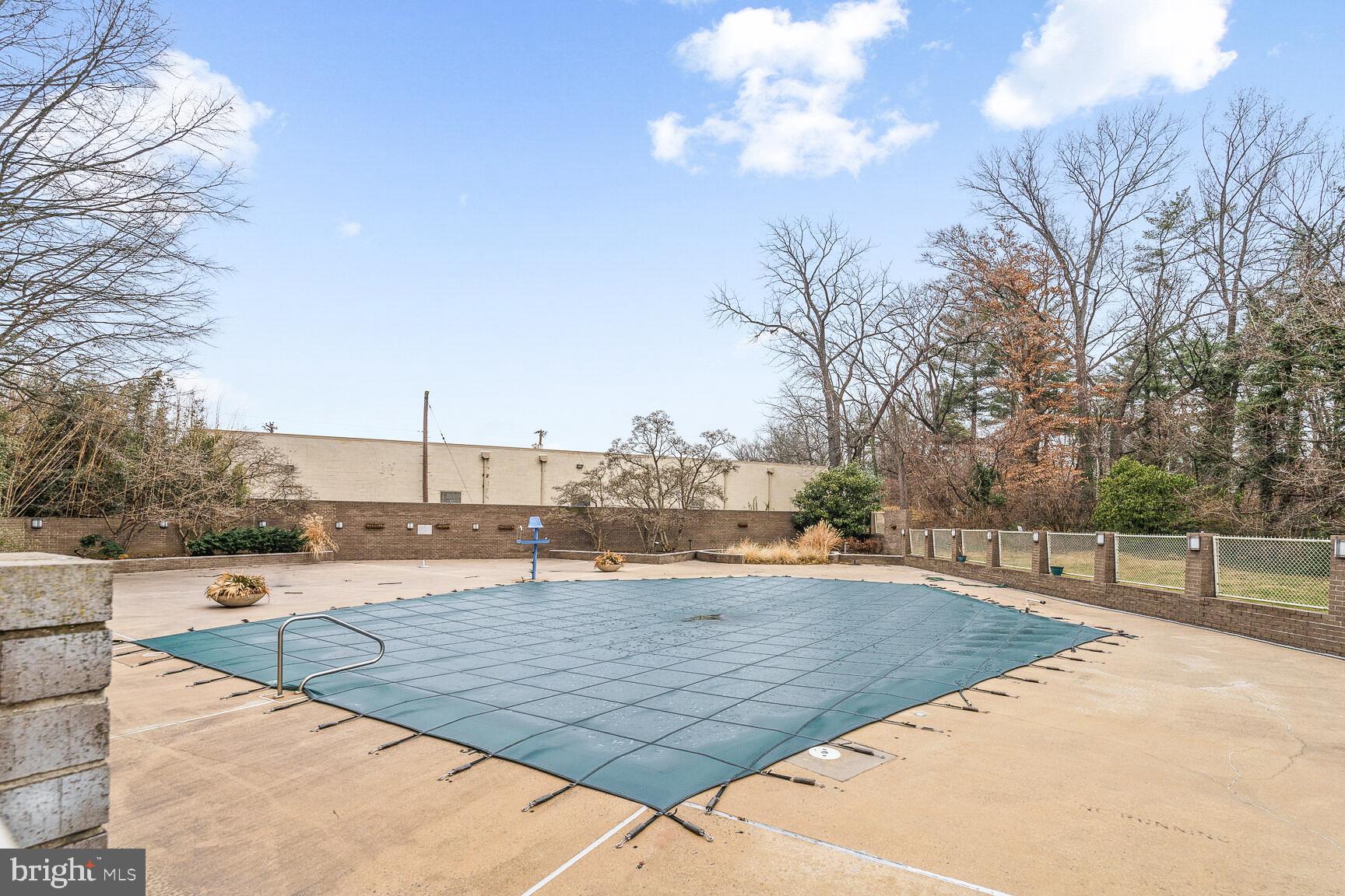 5101 River Road, Unit 1217 Bethesda, MD 20816 - Photo 60 of 61 Enjoy the warm spring and summer days