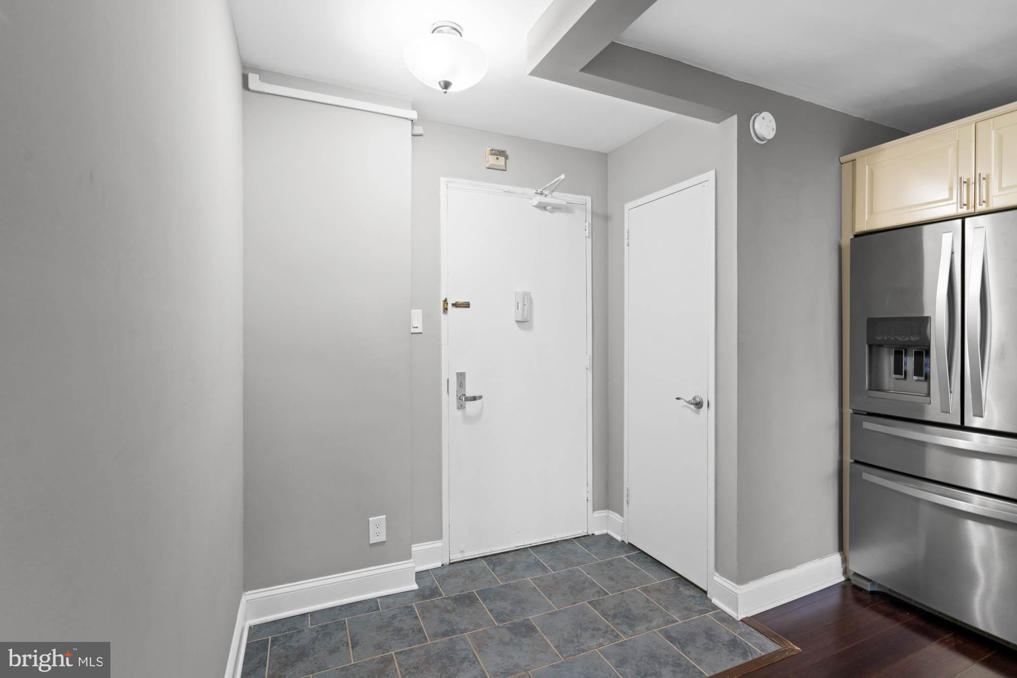 5101 River Road, Unit 1217 Bethesda, MD 20816 - Photo 10 of 61 Well c'mon in