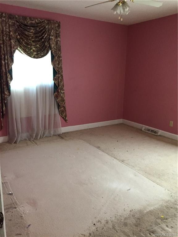 4317 Butler Road, Unit 22 Charlotte, NC 28208 - Photo 5 of 8 Gallery Image 5