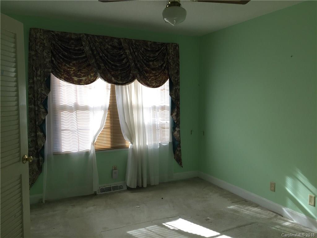 4317 Butler Road, Unit 22 Charlotte, NC 28208 - Photo 7 of 8 Gallery Image 7
