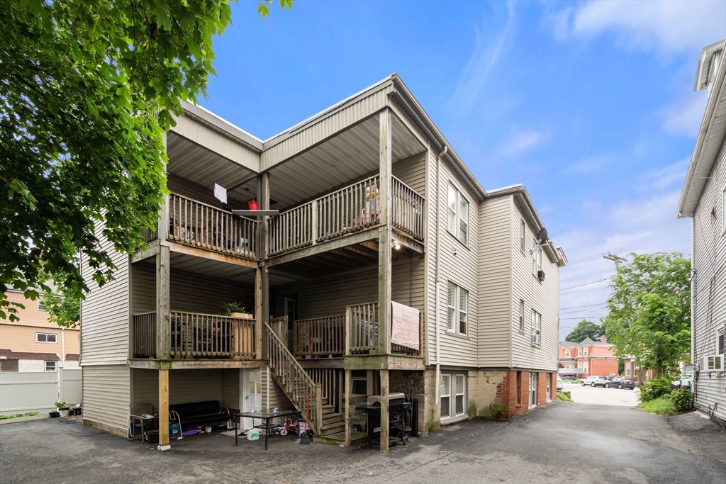 4 Warren Avenue Chelsea, MA 02150 - Photo 4 of 19