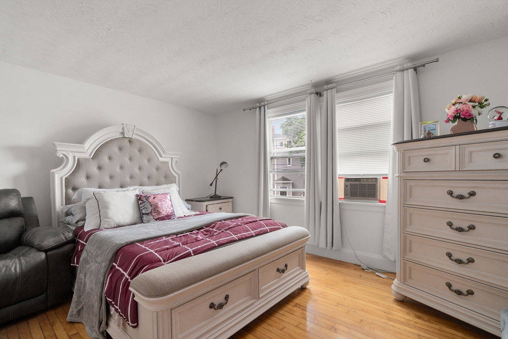 4 Warren Avenue Chelsea, MA 02150 - Photo 9 of 19