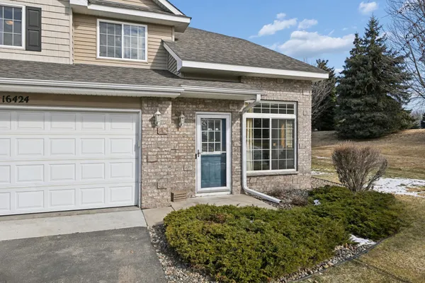 $284,900 | 16424 Elm Creek Lane, Unit 4029, Lakeville, MN 55044