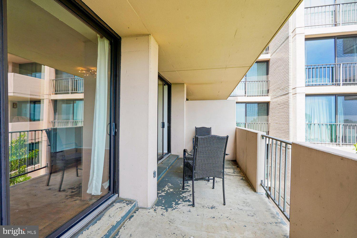 4141 North Henderson Road, Unit 904 Arlington, VA 22203 - Photo 11 of 46 Balcony