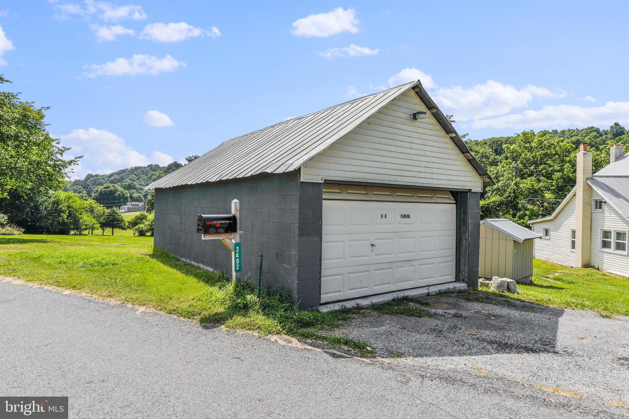 2402 Harpers Ferry Road Sharpsburg, MD 21782 - Photo 18 of 60 Detached single car garage.