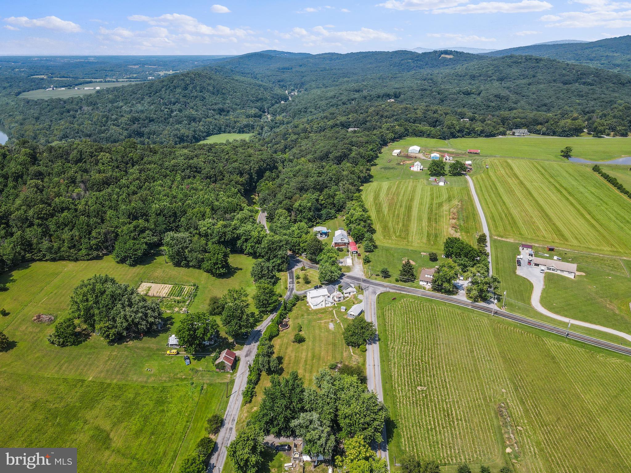 2402 Harpers Ferry Road Sharpsburg, MD 21782 - Photo 31 of 60 Gallery Image 31
