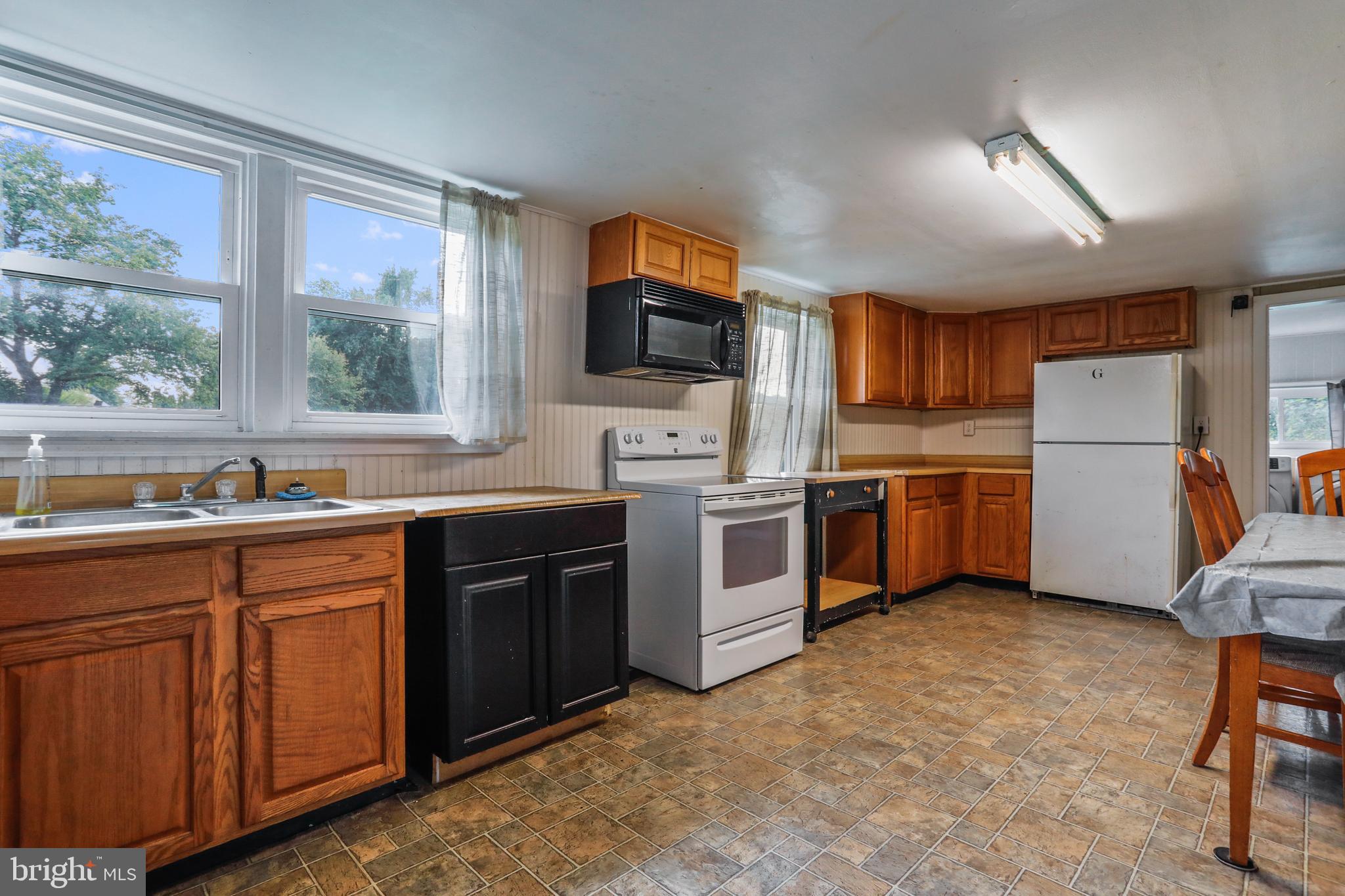 2402 Harpers Ferry Road Sharpsburg, MD 21782 - Photo 37 of 60 Kitchen