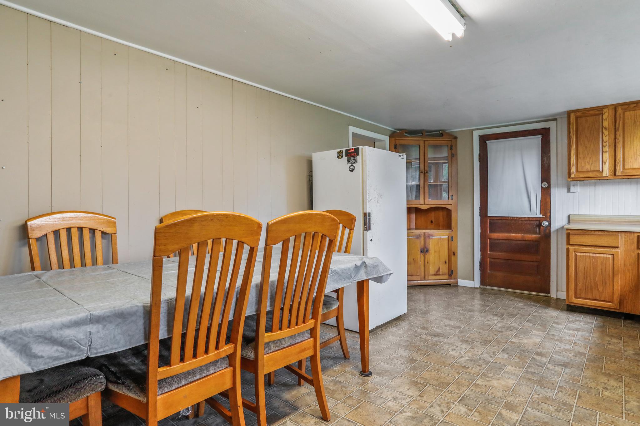 2402 Harpers Ferry Road Sharpsburg, MD 21782 - Photo 39 of 60 Large space for table and chairs.