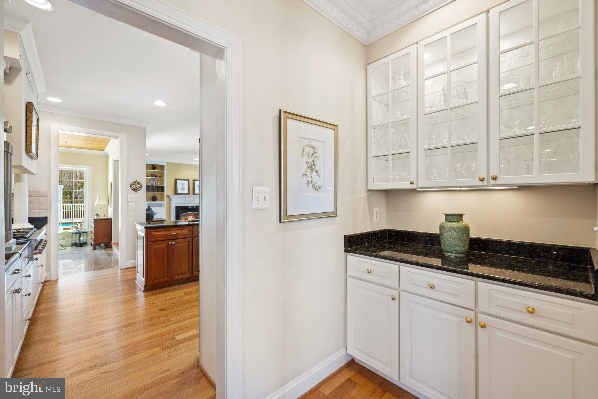 11099 Victor Drive Marshall, VA 20115 - Photo 18 of 65 Butler Pantry