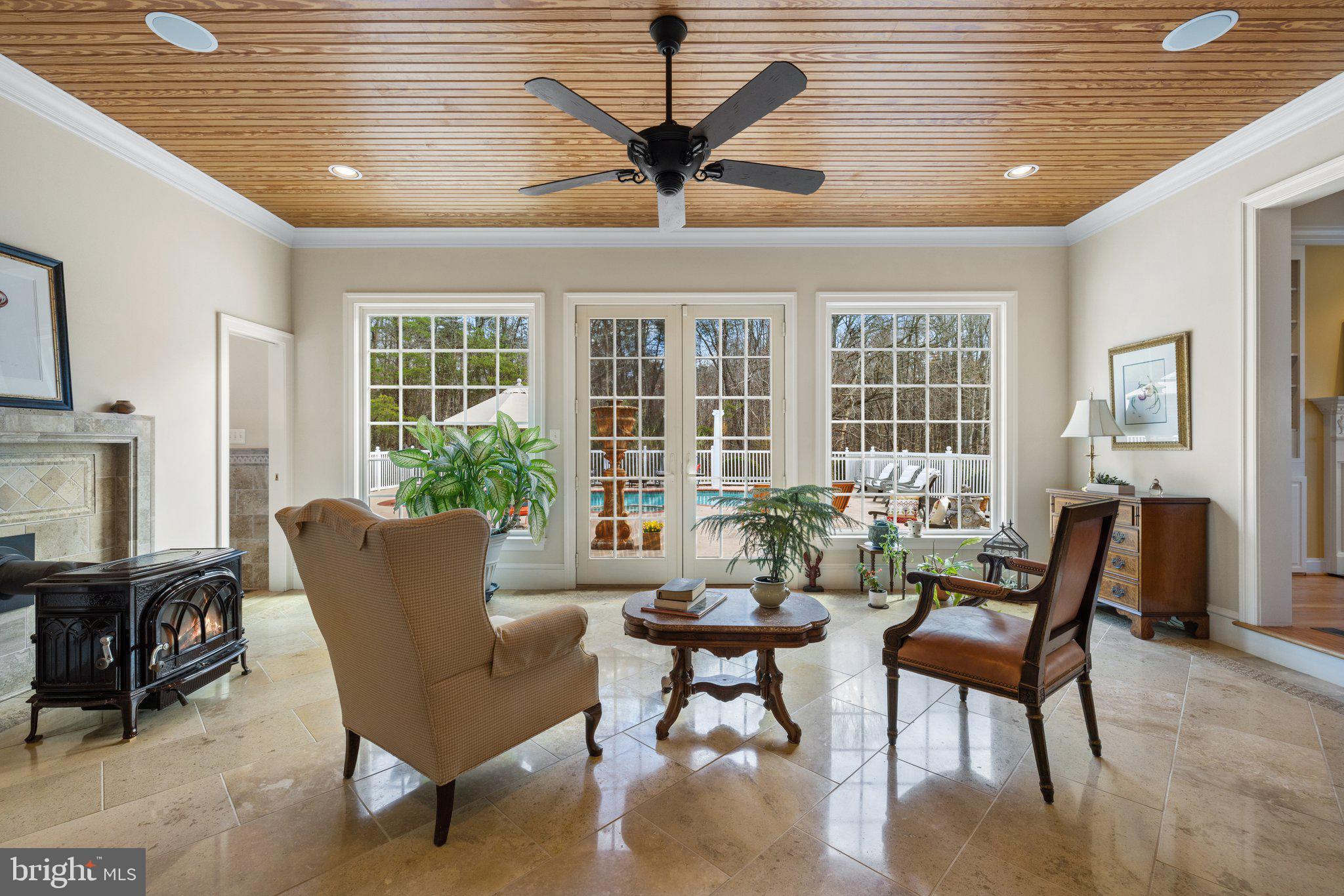 11099 Victor Drive Marshall, VA 20115 - Photo 26 of 65 Additional main floor family room