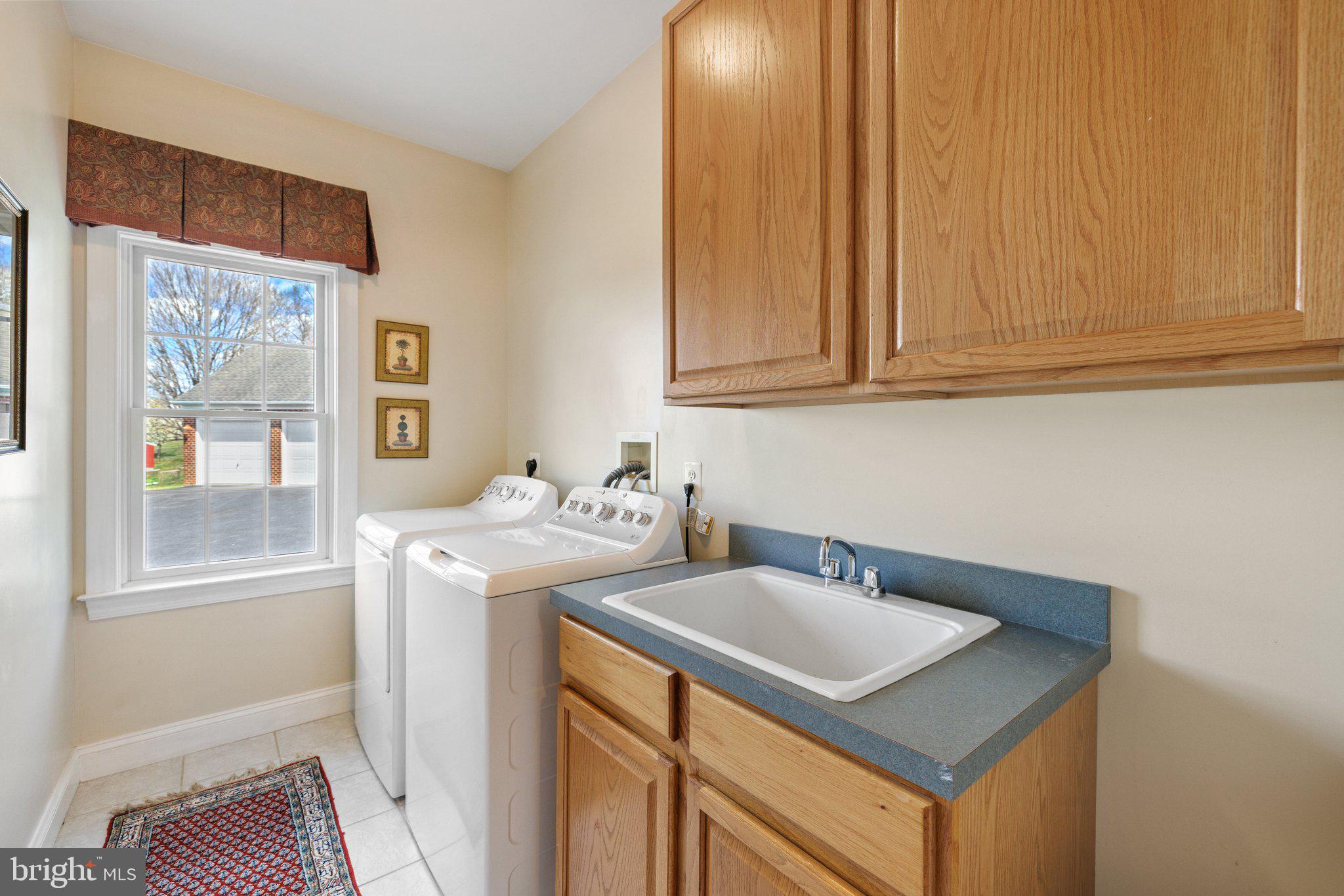 11099 Victor Drive Marshall, VA 20115 - Photo 39 of 65 Main floor laundry room