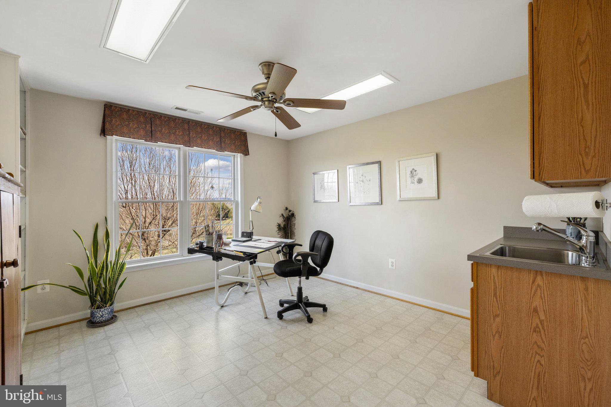 11099 Victor Drive Marshall, VA 20115 - Photo 47 of 65 Upper Level studio/extra room #4