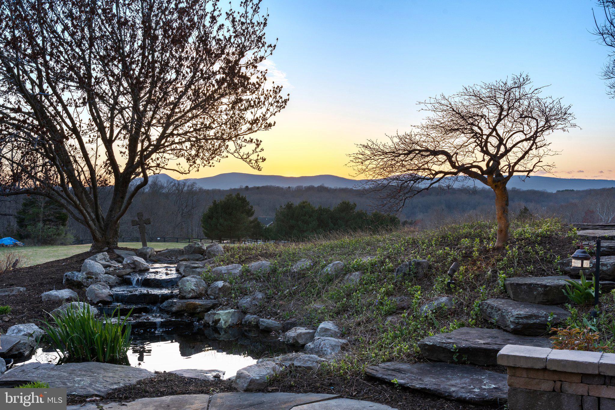 11099 Victor Drive Marshall, VA 20115 - Photo 6 of 65 View from side
