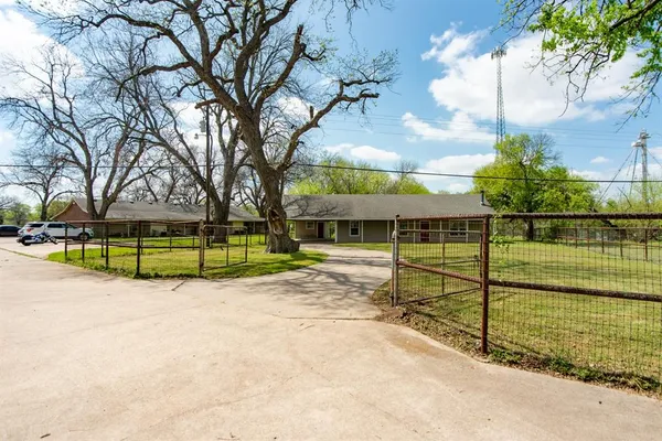 $1,600 | 3311 East FM 813, Unit G, Palmer, TX 75152