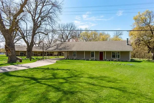 $1,600 | 3311 East FM 813, Unit G, Palmer, TX 75152