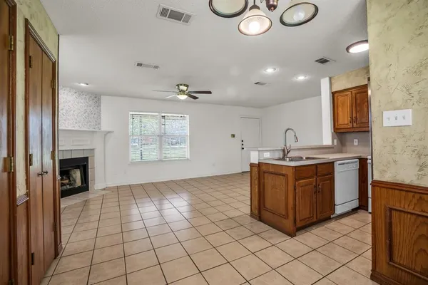 $1,600 | 3311 East FM 813, Unit G, Palmer, TX 75152