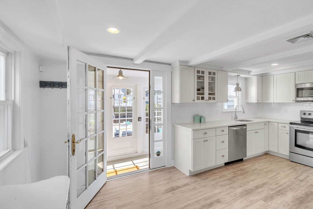 87 Fort Point Road Weymouth, MA 02191 - Photo 12 of 27