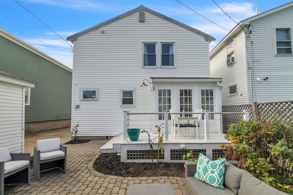 87 Fort Point Road Weymouth, MA 02191 - Photo 6 of 27