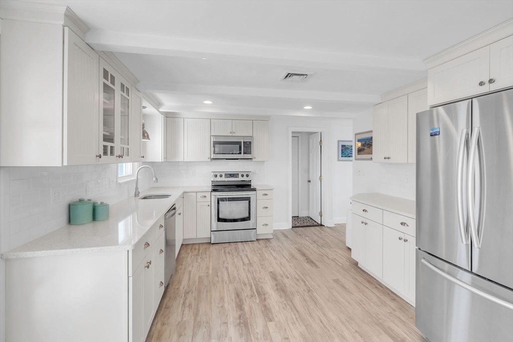 87 Fort Point Road Weymouth, MA 02191 - Photo 10 of 27