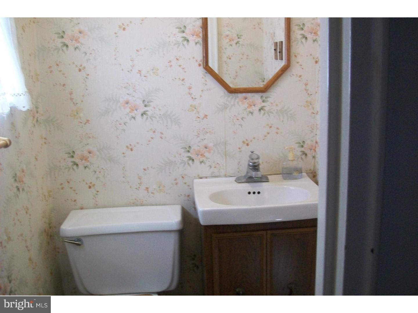 3707 West Country Club Road Philadelphia, PA 19131 - Photo 4 of 21 Half Bath