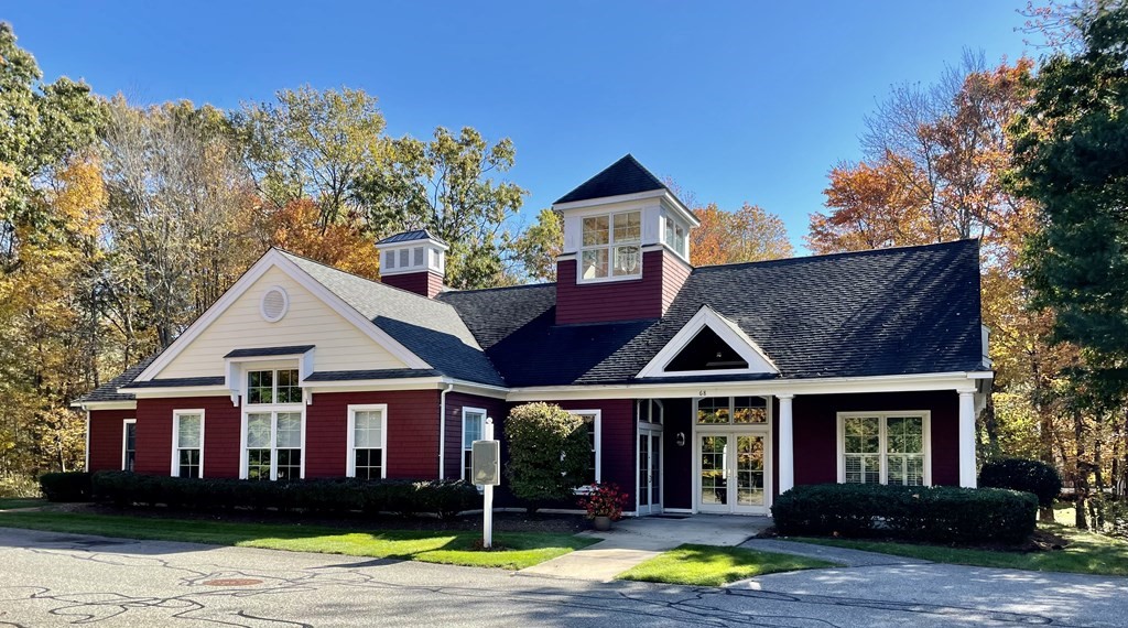 17 Summersweet Circle, Unit 22 Hanover, MA 02339 - Photo 42 of 42 a front view of a house with garden