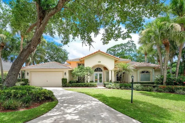 $1,485,000 | 2805 Hampton Circle East, Delray Beach, FL 33445