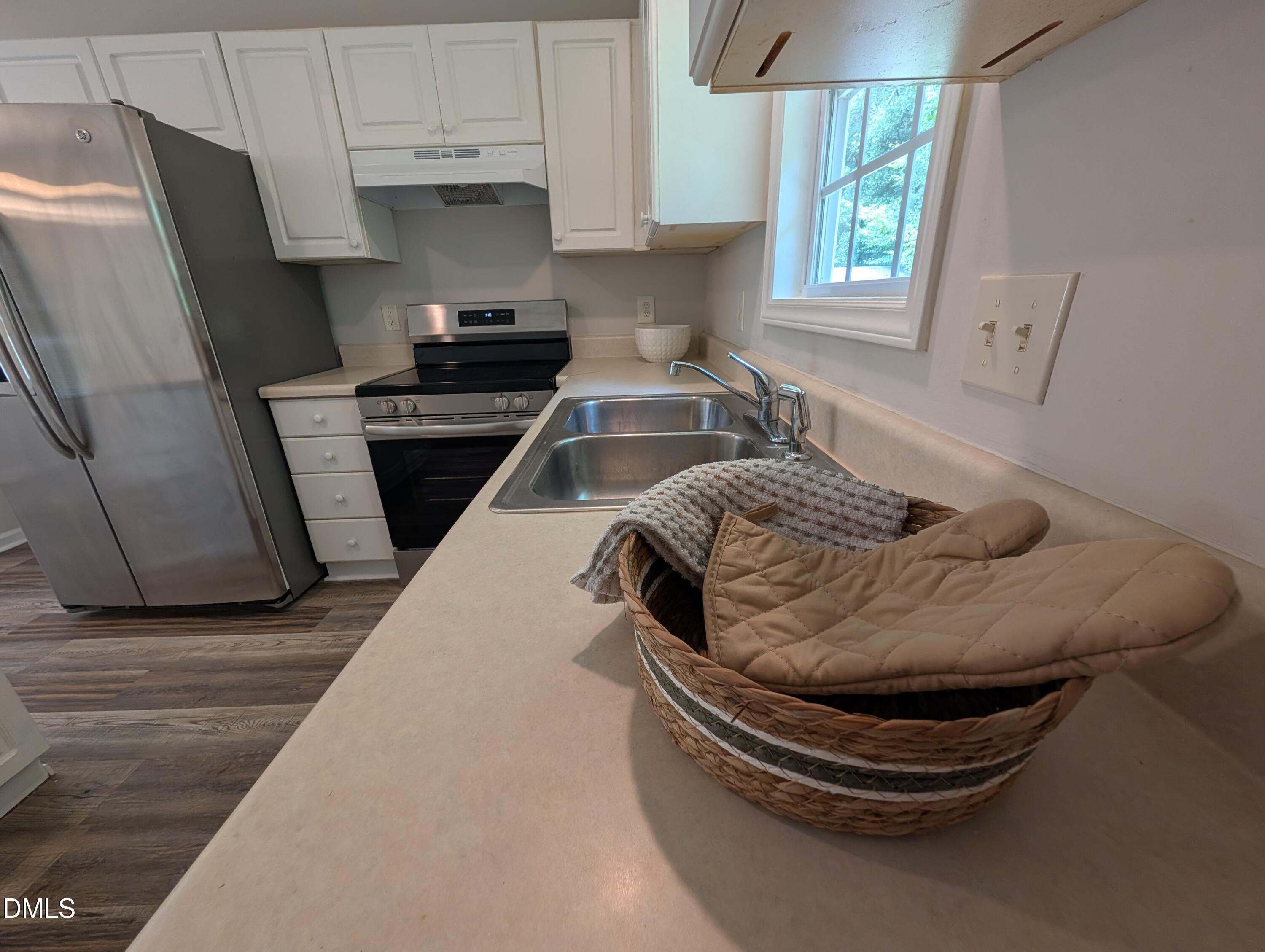 1039 Laurel Leaf Road Zebulon, NC 27597 - Photo 20 of 37 Kitchen