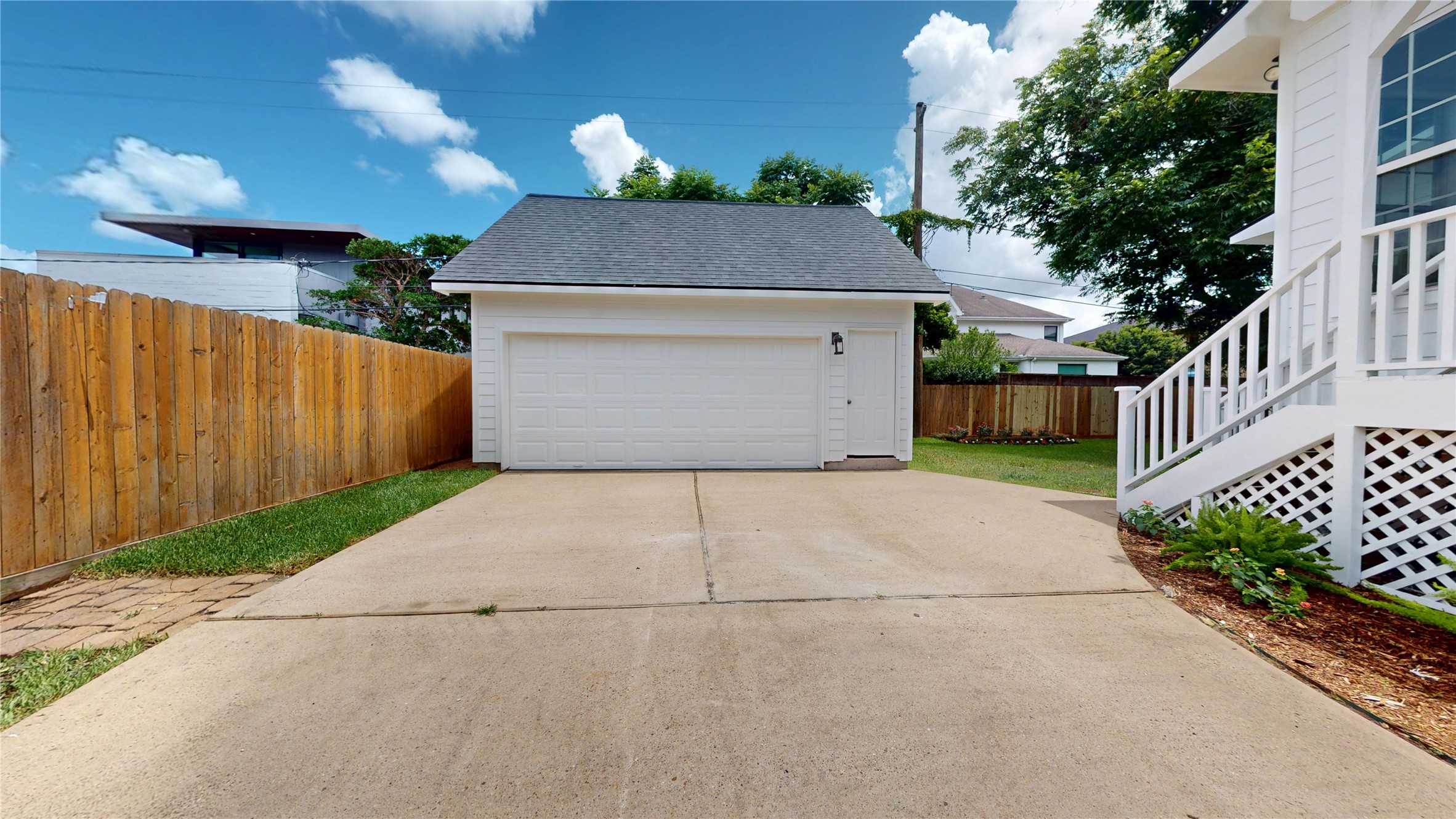 4050 Dumbarton Street Houston, TX 77025 - Photo 39 of 48 View of the large 2 car detached garage.
