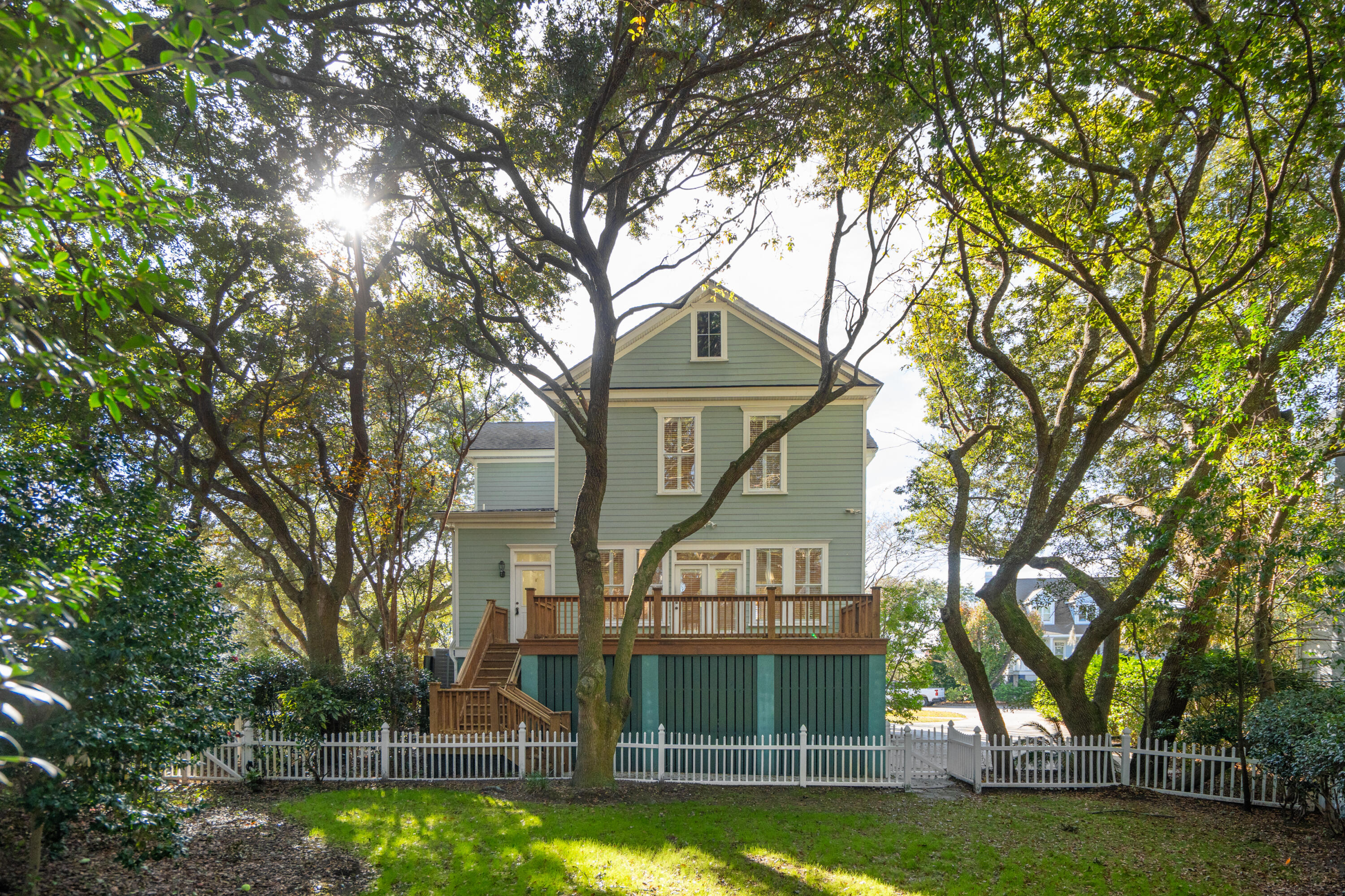 832 Fiddlers Point Lane Mount Pleasant, SC 29464 - Photo 28 of 31 832FiddlersPointLn-KeenEyeMarketing-066