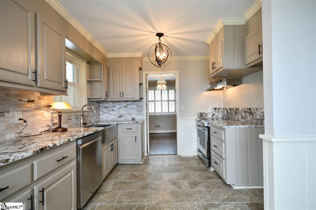 246 Mulberry Road Easley, SC 29640 - Photo 5 of 36