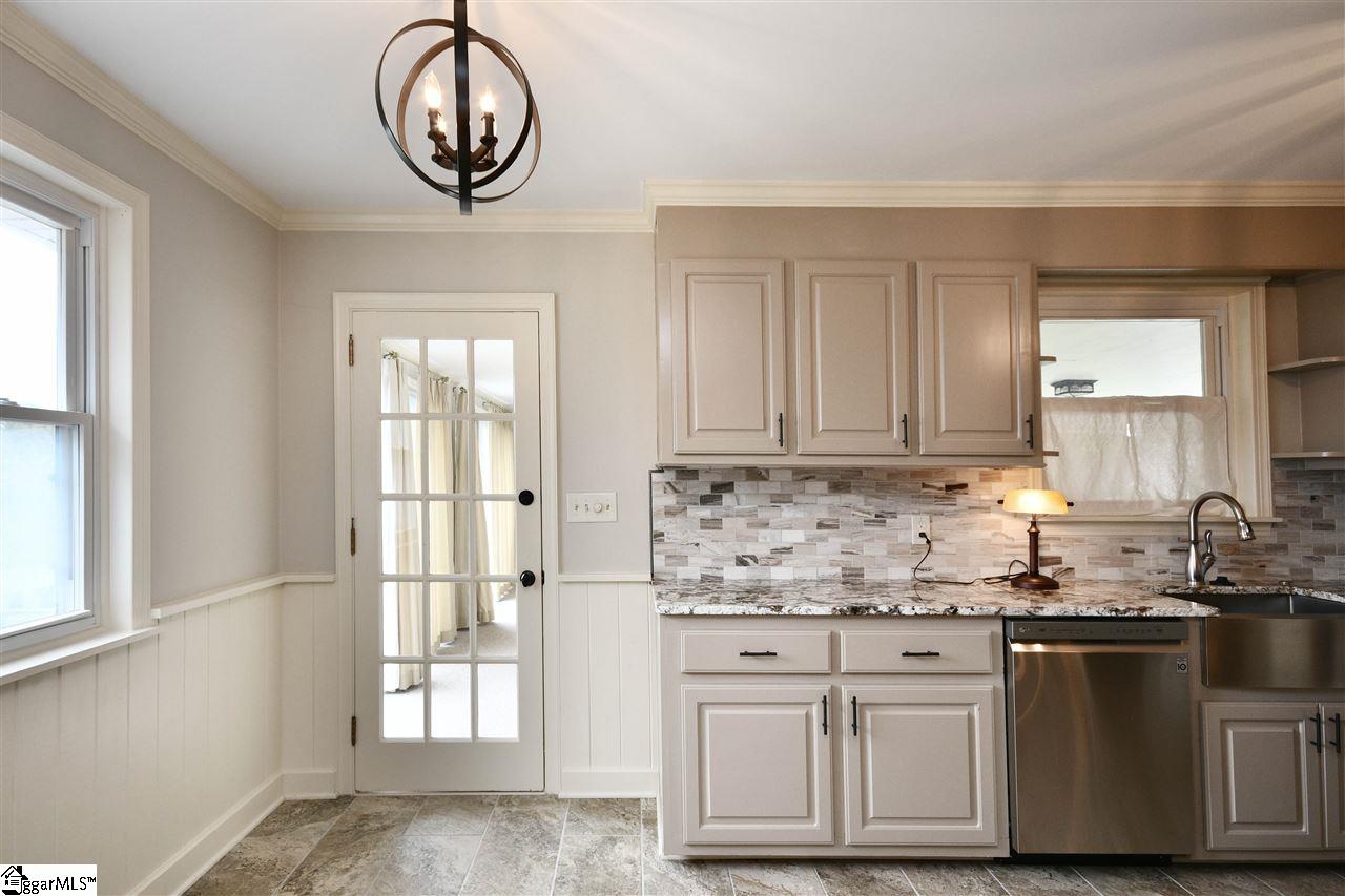 246 Mulberry Road Easley, SC 29640 - Photo 7 of 36