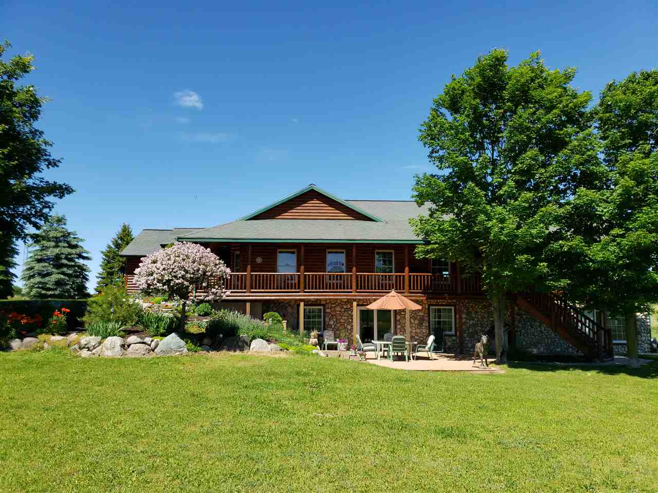 9750 Bates Road Williamsburg, MI 49690 - Photo 1 of 94 1862125.JPG