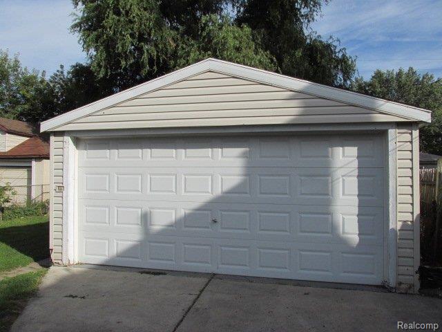 13327 Toepfer Road Warren, MI 48089 - Photo 4 of 17 IMG_6944.JPG