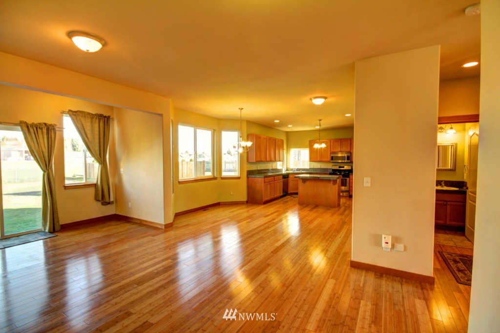 8782 Vinup Road Lynden, WA 98264 - Photo 9 of 25 Gallery Image 9