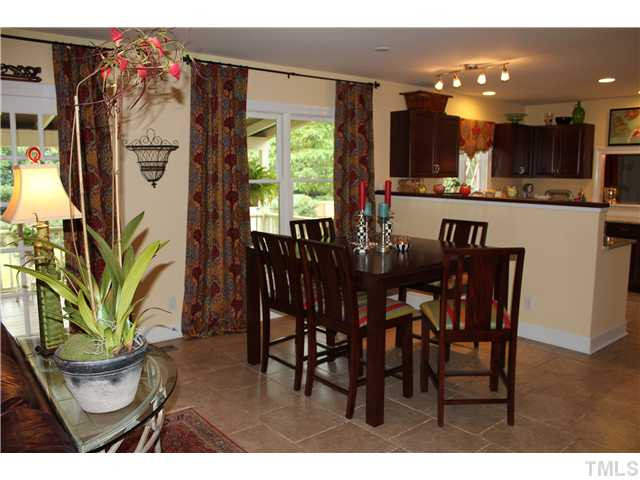 4301 Boxwood Road Raleigh, NC 27612 - Photo 8 of 18 Breakfast Area