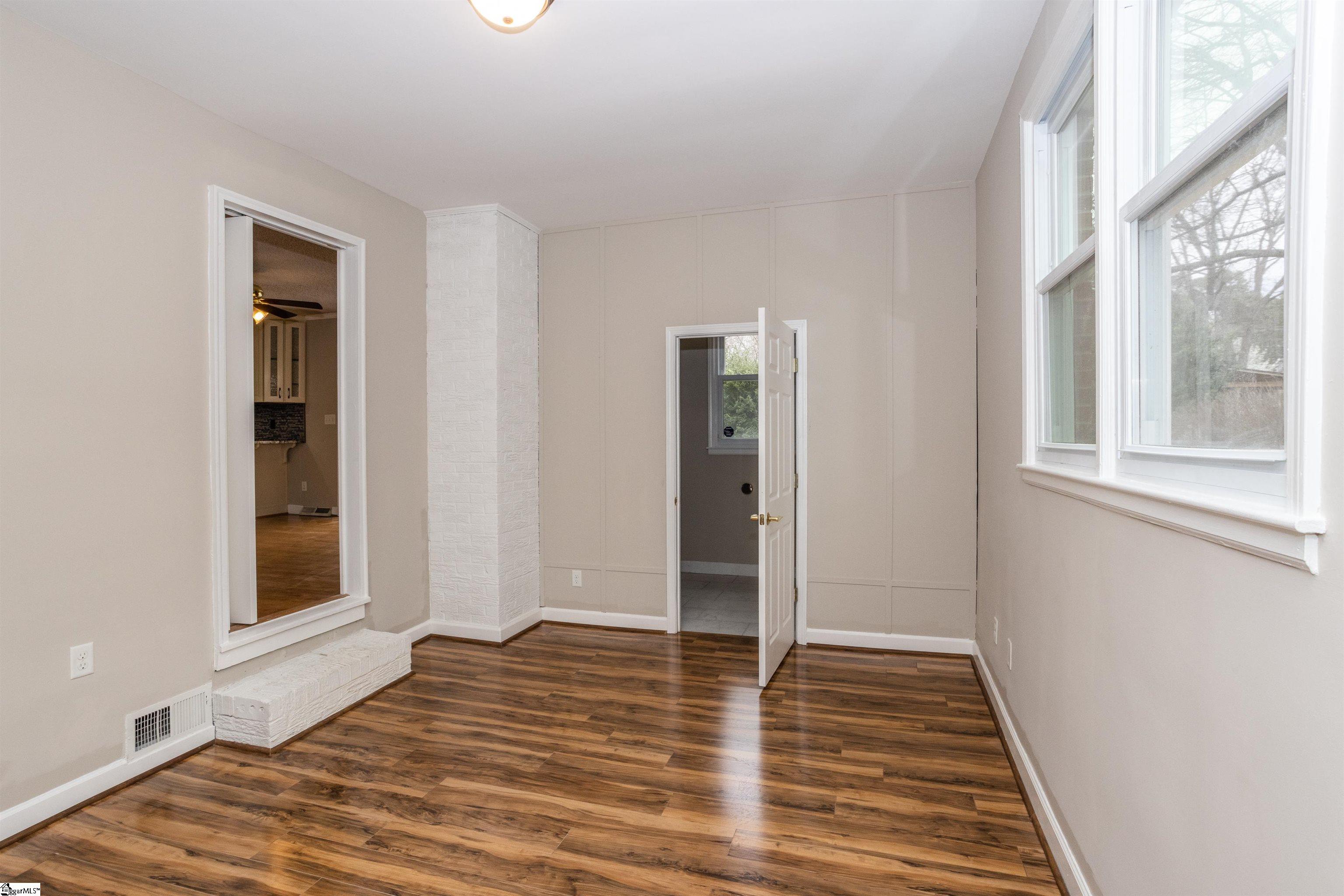 505 Mapleton Drive Greenville, SC 29607 - Photo 12 of 23